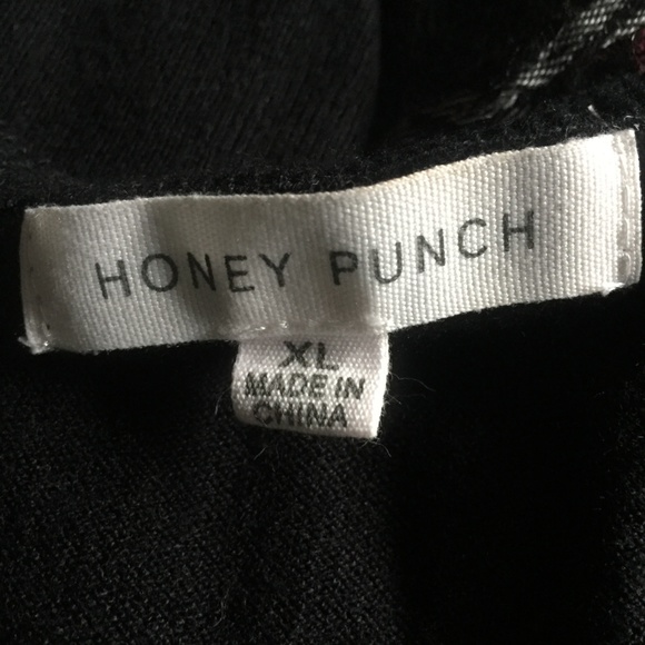 CLEARANCE /Make an offer! Honey Punch XL plaid back sweater - Picture 6 of 8